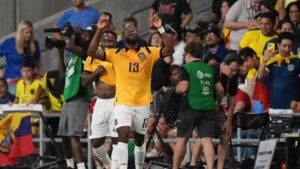 balogun-s-late-goal-secures-draw-for-us-against-ecuador