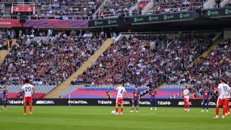 barcelona-players-protest-miami-match-with-delayed-kickoff