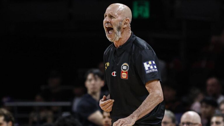 breaking-goorjian-ejected-as-kings-defeat-wildcats-94-72