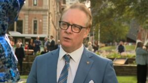 bruce-reynolds-secures-re-election-as-perth-s-lord-mayor