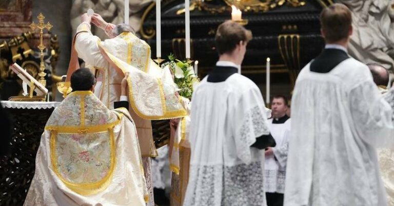 cardinal-celebrates-traditional-latin-mass-at-vatican-reviving-hope