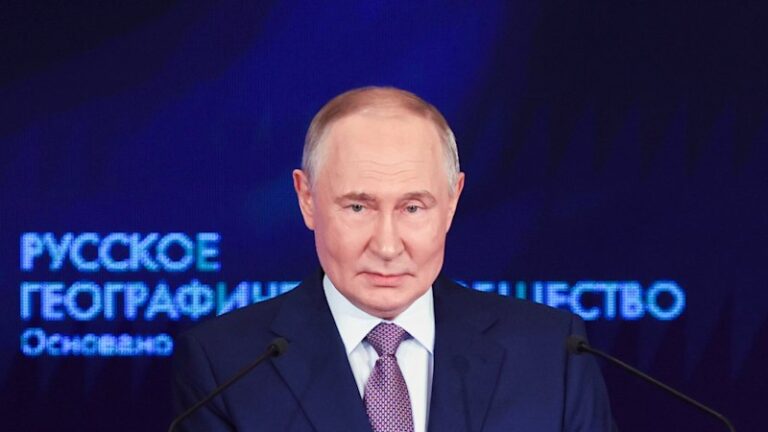 china-and-india-reduce-russian-oil-imports-following-new-sanctions