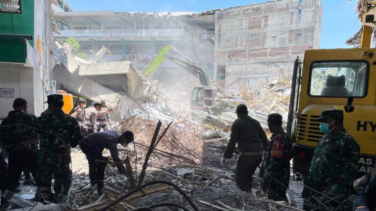 death-toll-in-indonesia-school-collapse-surges-to-65