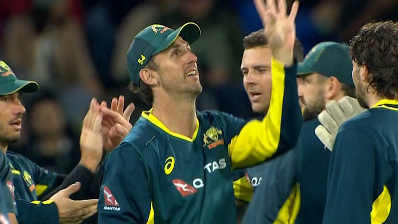 devon-conway-caught-in-first-over-as-hazlewood-strikes-early
