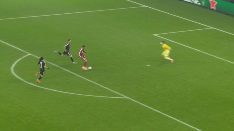 ekiteke-leads-liverpool-with-electrifying-counter-attack-goal