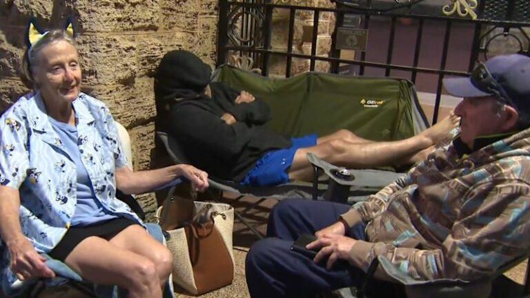 fans-brave-cold-for-18-hour-wait-for-limited-edition-bluey-coins