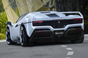 ferrari-unveils-sc40-a-modern-tribute-to-the-iconic-f40