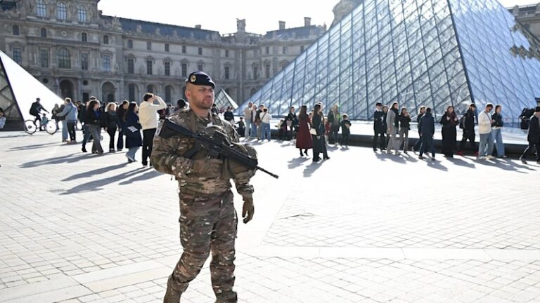 five-arrested-in-louvre-jewel-heist-investigation-157m-still-missing