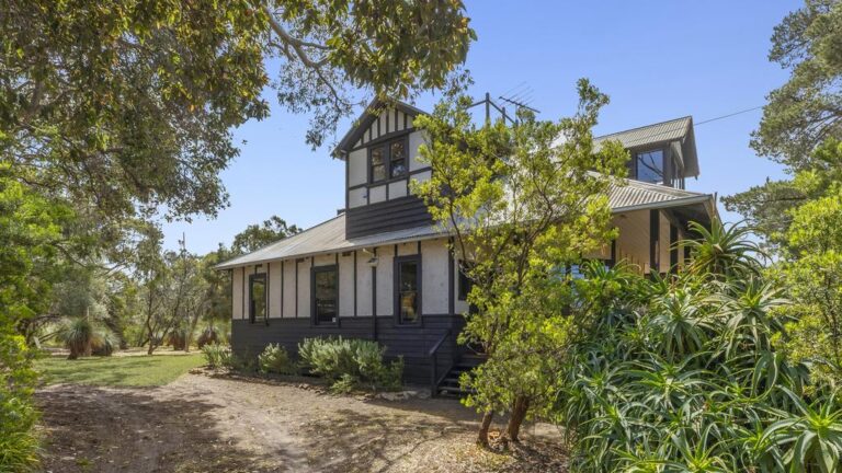 historic-home-of-alfred-deakin-listed-for-sale-at-8-25-million