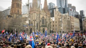 hundreds-rally-in-melbourne-against-anti-immigration-protests