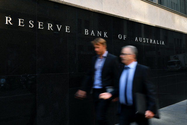 interest-rate-cut-for-melbourne-cup-day-in-jeopardy-urgent-update