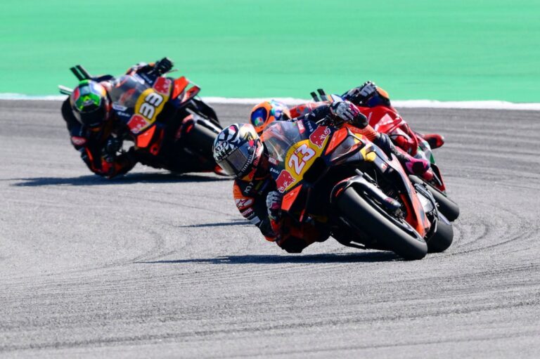 ktm-triumphs-while-aprilia-struggles-at-sepang-motogp