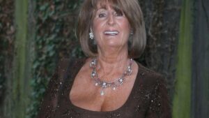 lady-annabel-goldsmith-influential-socialite-passes-away-at-91