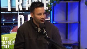 lloyd-urges-geelong-to-pursue-marshall-with-full-commitment