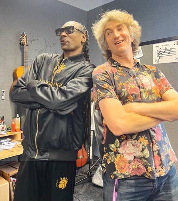 local-teacher-meets-snoop-dogg-for-epic-music-session