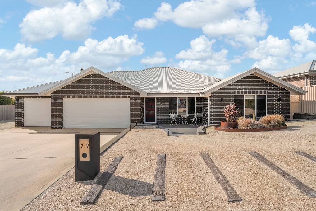 luxury-home-with-pool-hits-market-in-kelso-s-marsden-heights
