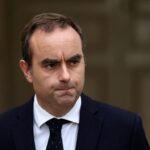macron-faces-urgent-pressure-to-resign-amid-political-crisis