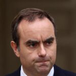 macron-urges-outgoing-pm-to-hold-urgent-talks-amid-crisis