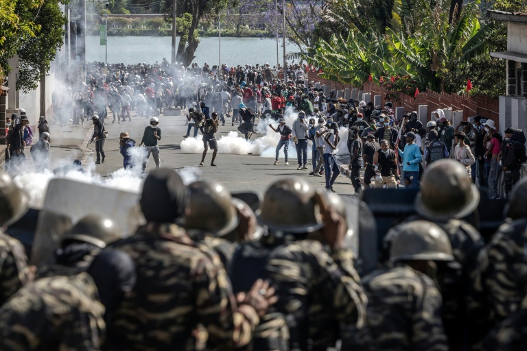 madagascar-military-installs-new-chief-amid-power-struggle