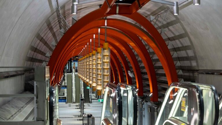 melbourne-s-new-town-hall-train-station-opens-after-40-years