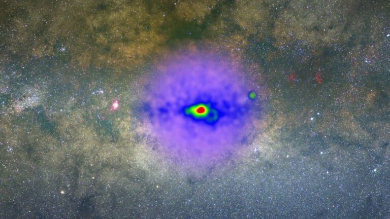 mysterious-gamma-ray-glow-may-indicate-dark-matter-annihilation