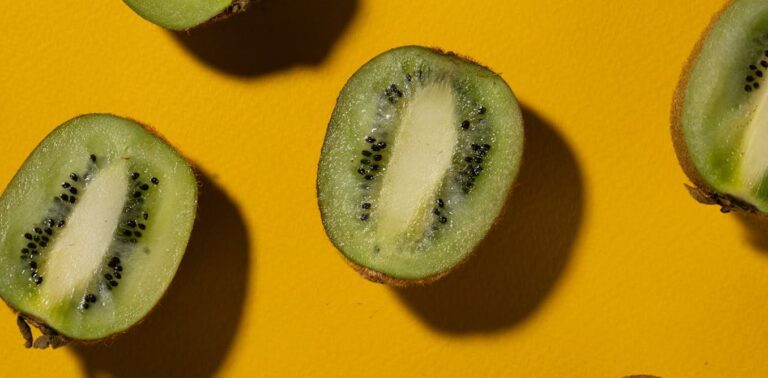 new-guidelines-recommend-kiwifruit-for-chronic-constipation-relief