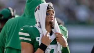 nfl-coaches-face-tough-decisions-on-starting-quarterbacks