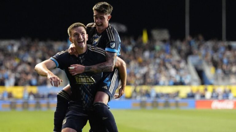 philadelphia-union-clinches-supporters-shield-lafc-continues-winning-streak