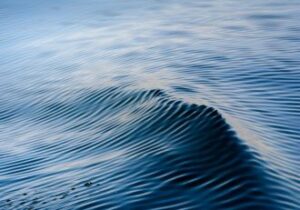 researchers-create-world-s-smallest-wave-tank-on-silicon-chip