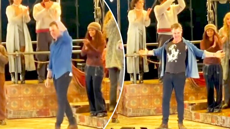 rodger-corser-reunites-with-original-rent-cast-at-sydney-opera-house