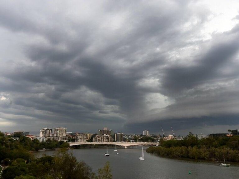 severe-storms-hit-queensland-67-000-homes-left-without-power