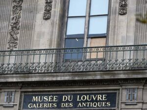 stolen-crown-jewels-from-louvre-estimated-at-88-million