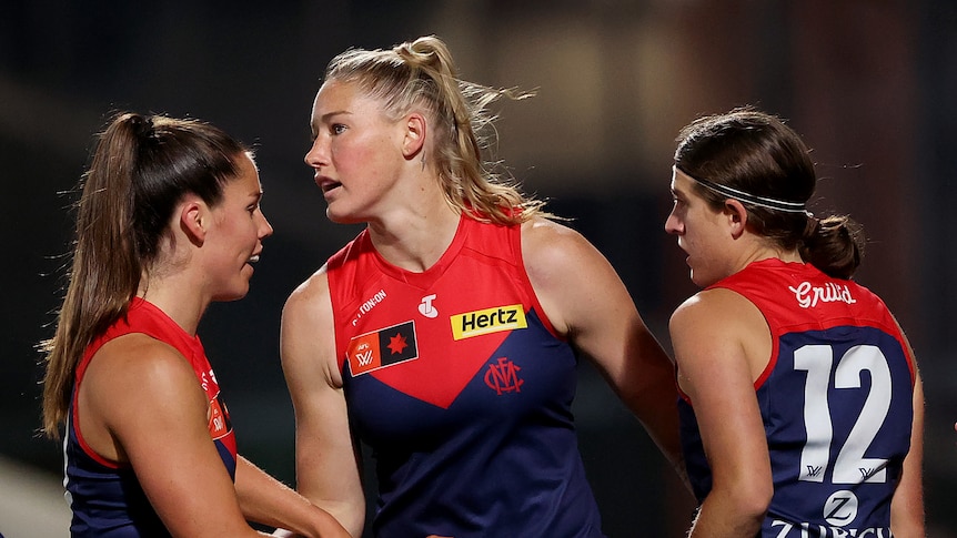 tayla-harris-shines-as-melbourne-defeats-essendon-in-aflw-clash