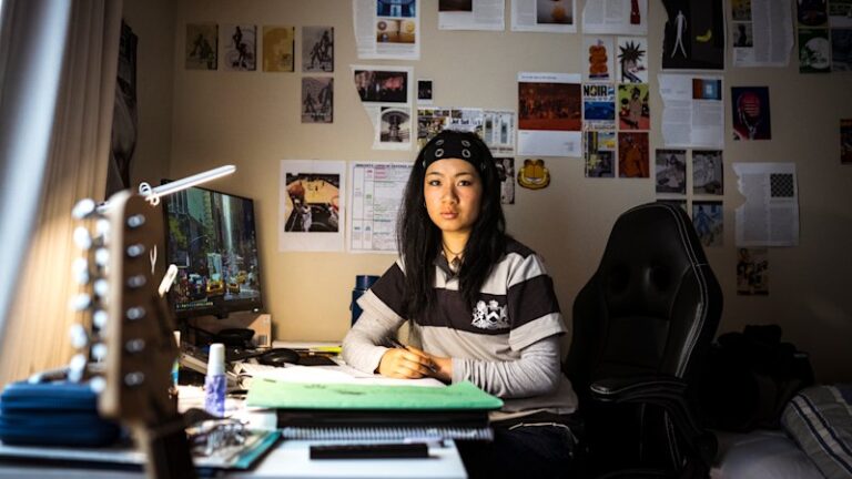 tens-of-thousands-face-vce-english-exam-with-high-stakes-today