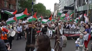 thousands-rally-for-palestine-in-sydney-despite-march-ban