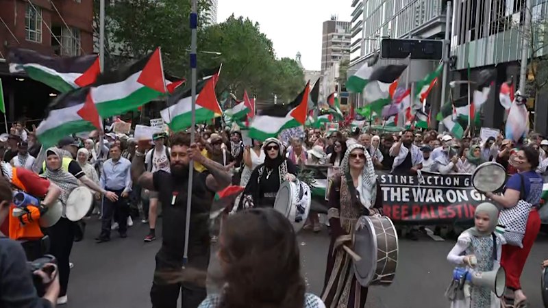 thousands-rally-for-palestine-in-sydney-despite-march-ban