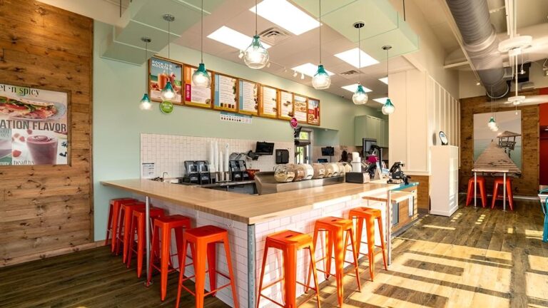 tropical-smoothie-cafe-opens-in-chicago-with-exciting-offers
