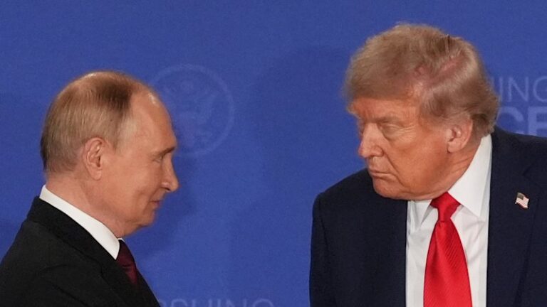 trump-warns-hamas-amid-high-stakes-meeting-with-putin-ahead-of-ukraine-peace-talks