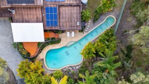 unique-guitar-shaped-pool-captivates-buyers-in-burbank-auction