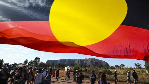 urgent-celebration-marks-40-years-since-uluru-handback-to-anangu