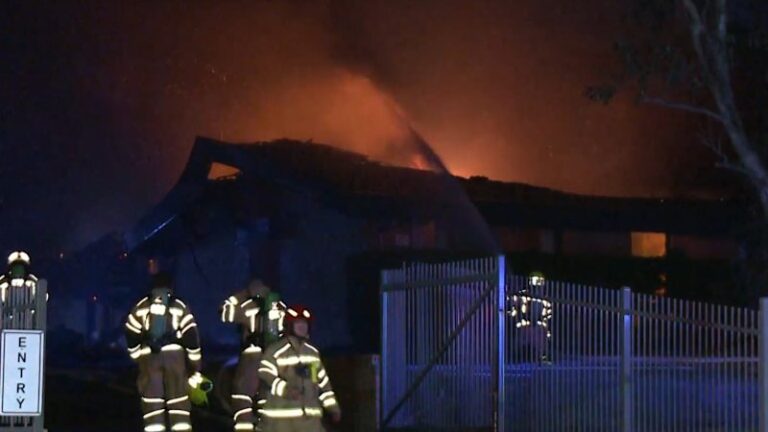 urgent-fire-destroys-mormon-church-in-sydney-hundreds-displaced