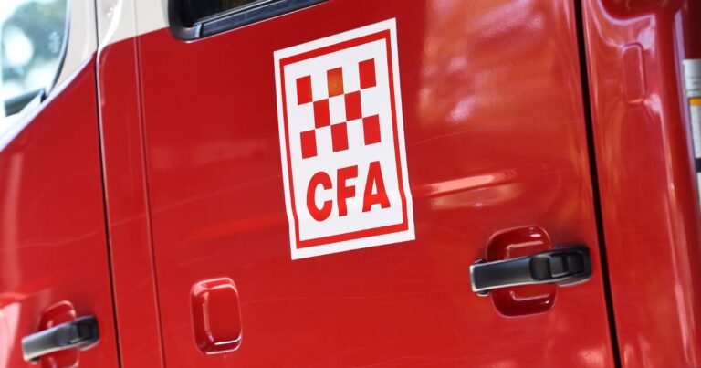 urgent-fire-destroys-shed-and-solar-panels-in-north-wangaratta