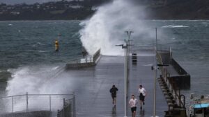 urgent-search-for-missing-man-after-boat-capsizes-off-mornington
