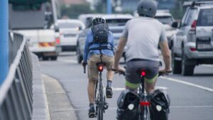 urgent-study-reveals-lower-speed-limits-boost-cycling-safety-instantly