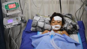 urgent-twins-severely-injured-by-bomb-in-gaza-mistaken-for-toy
