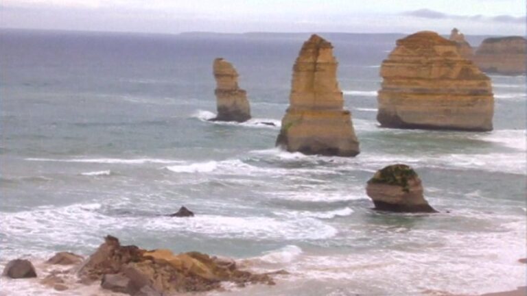 visitors-may-face-fees-to-access-twelve-apostles-amid-erosion