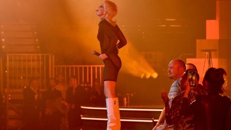 35k-in-free-drinks-offered-by-band-after-show-cancellation