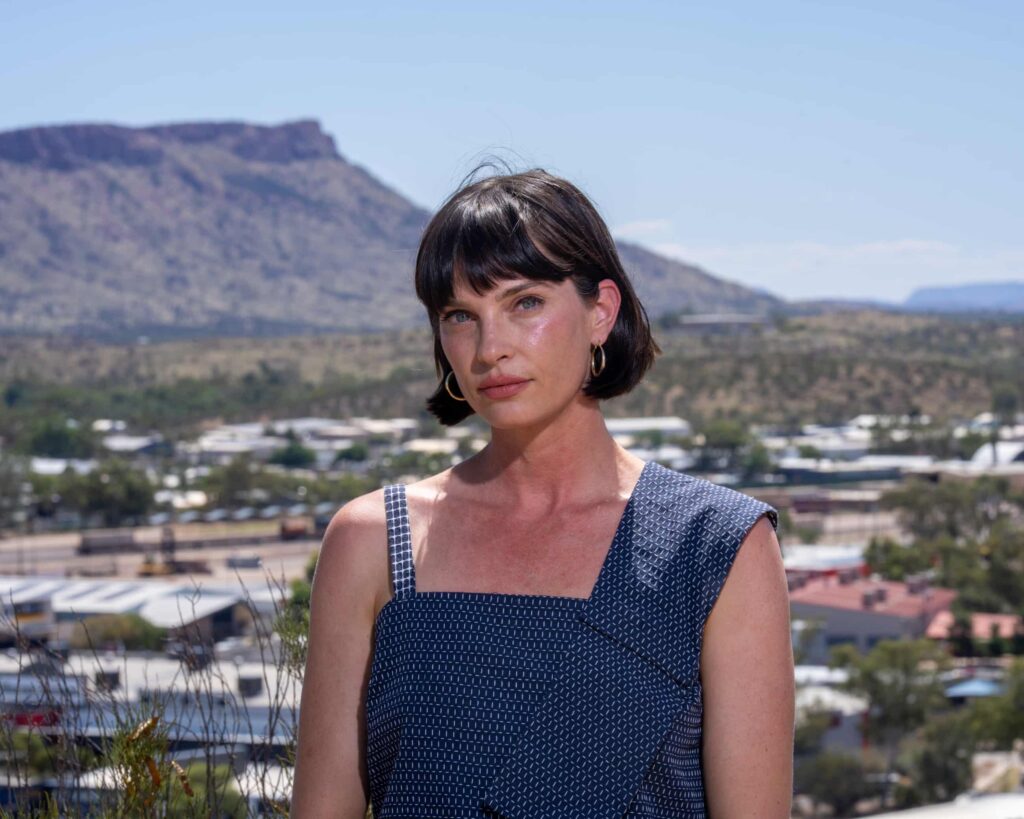 alice-springs-elects-asta-hill-as-first-greens-mayor-aiming-for-change