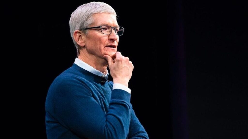 apple-accelerates-search-for-tim-cook-s-successor-ahead-of-2026