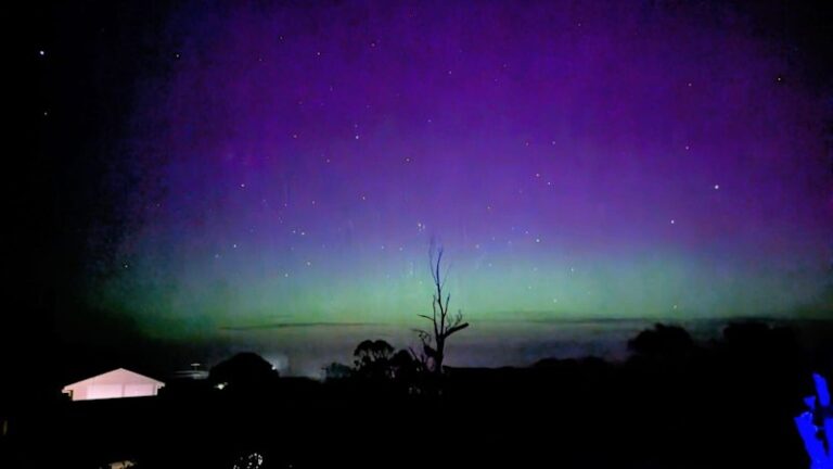 australia-dazzled-by-spectacular-aurora-light-show-overnight